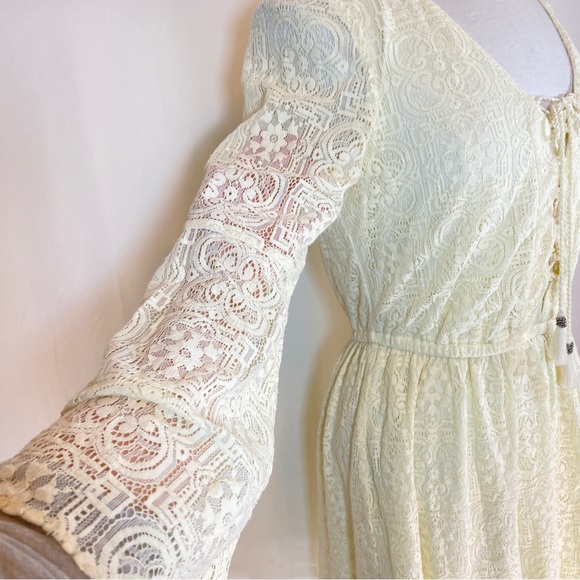 American Eagle Outfitters cream lace with long bell sleeve dress, size small - Picture 7 of 14
